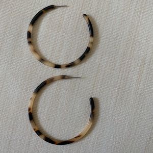 Tortoise shell hoop earrings